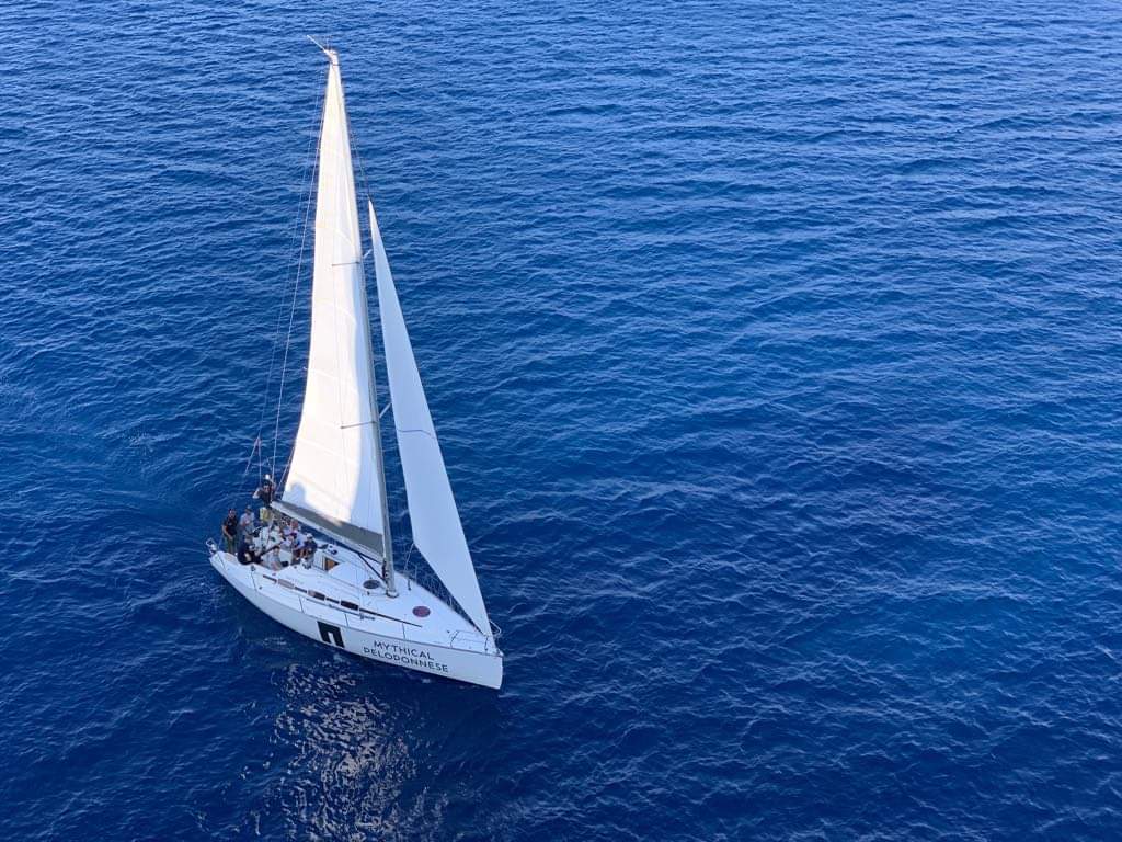 Day-Charter Sailing Boat (10 m)